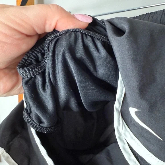 Girls Black Nike Drifit Shorts with Lining - Picture 3 of 4